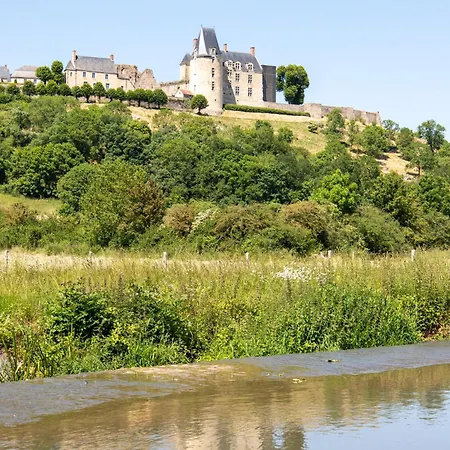 Les De Sainte-suzanne Sainte-Suzanne (Mayenne)