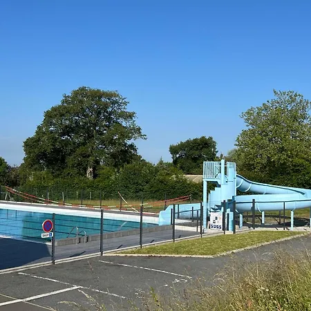 Les De Sainte-suzanne Sainte-Suzanne (Mayenne)